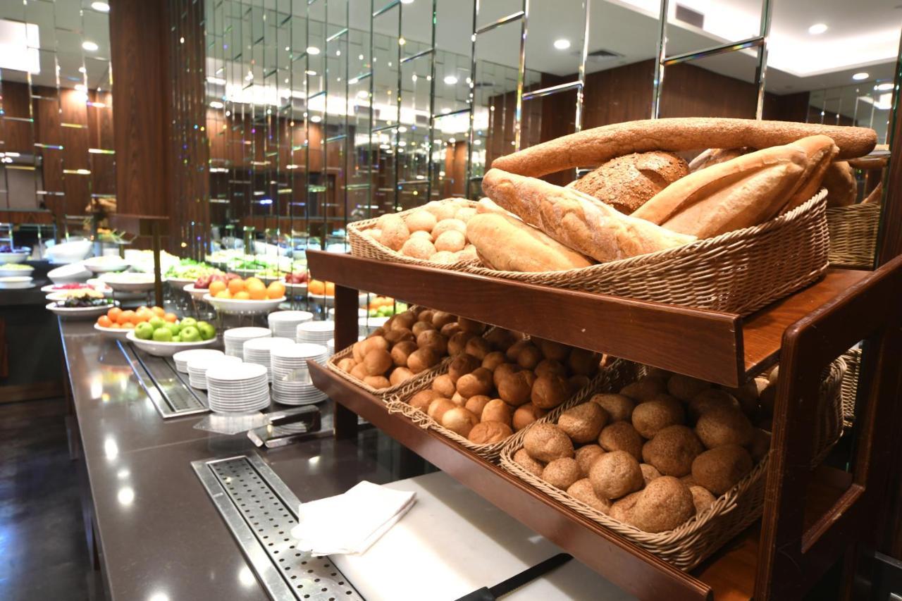 Mercure Istanbul West Hotel & Convention Center Ngoại thất bức ảnh
