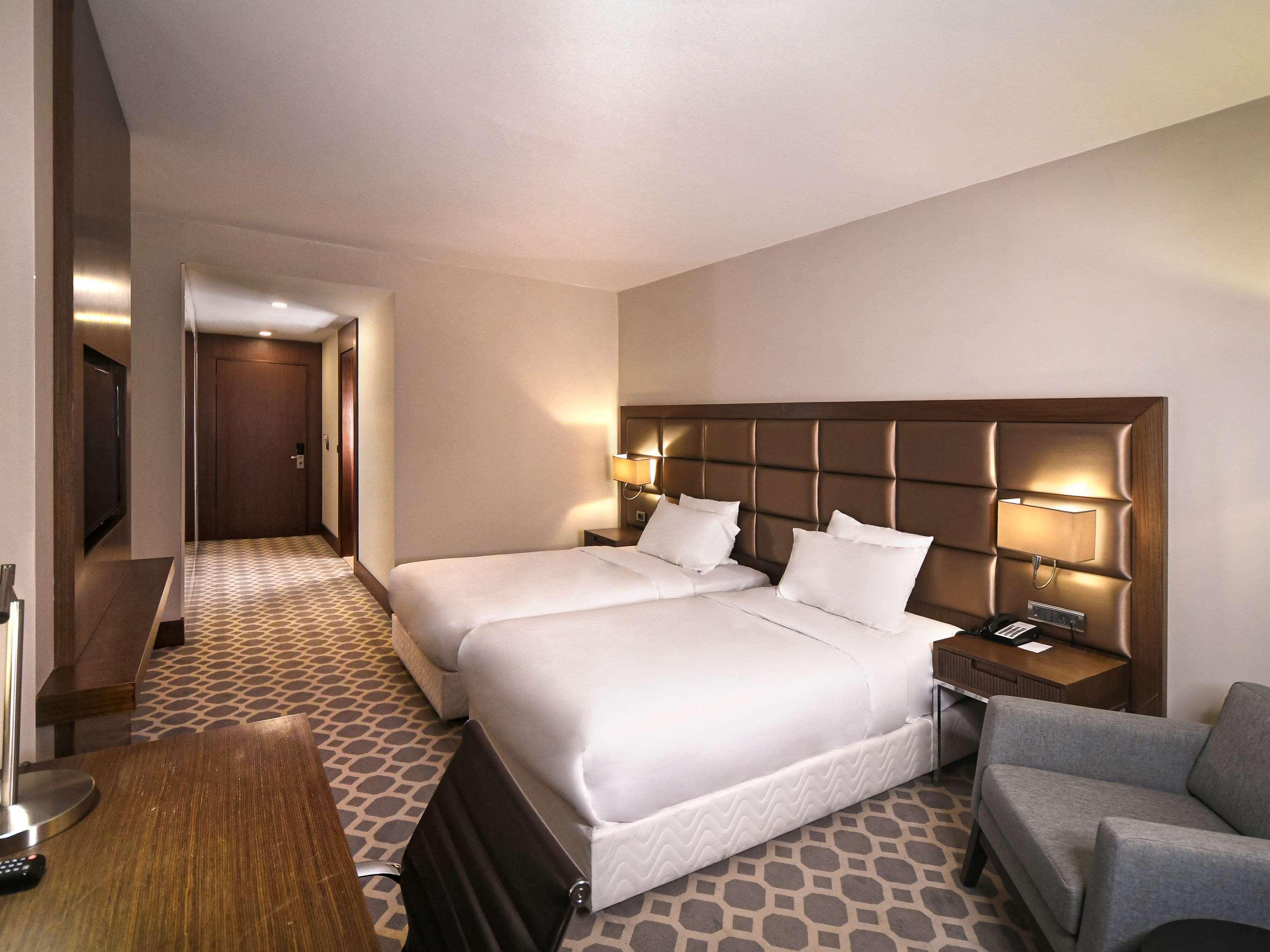 Mercure Istanbul West Hotel & Convention Center Ngoại thất bức ảnh