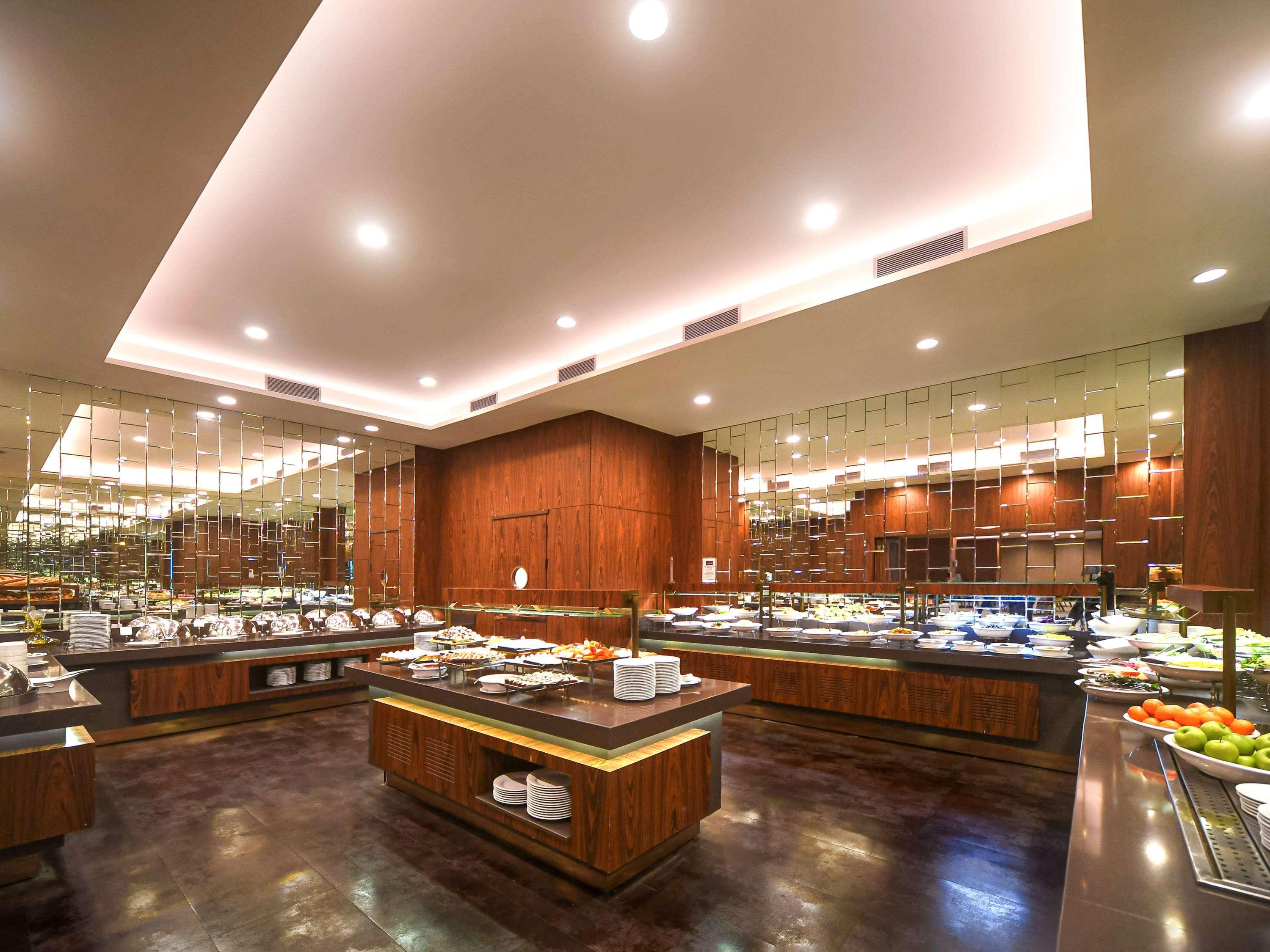 Mercure Istanbul West Hotel & Convention Center Ngoại thất bức ảnh